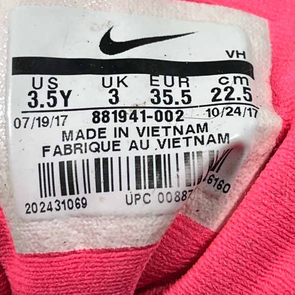 Nike Team Hustle D8 Black/Hot Pink Girl's Size 3.5Y/EU35.5/CM 22.5 881941-002 - Picture 9 of 9